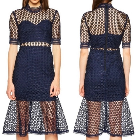 Bardot Dresses & Skirts - Bardot Fiona Mesh Lace Trumpet. Size 6/S Navy Blue